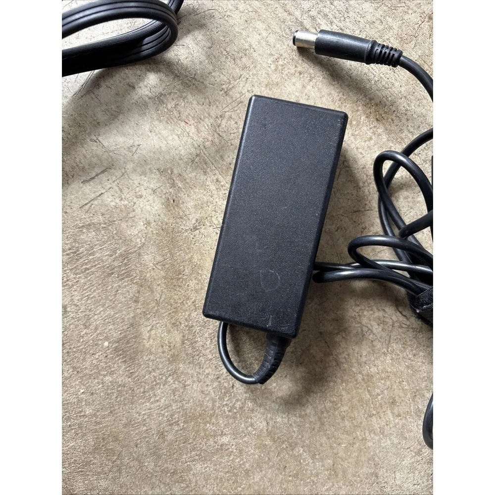 Genuine Dell 130W 19.5V SMALL TIP (7.4mm) AC Adapter Charger for XPS Latitude